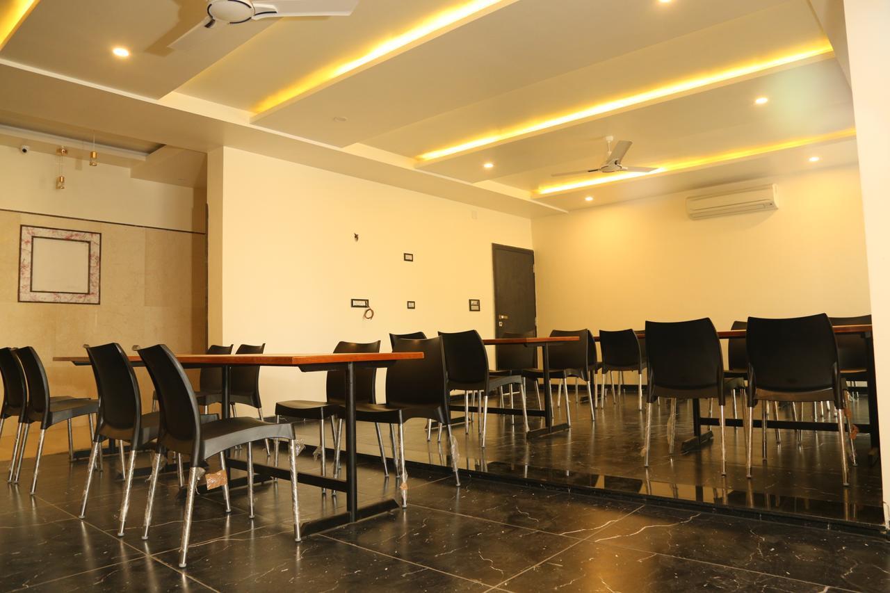 Hotel Shrinath Abu Road Exterior photo